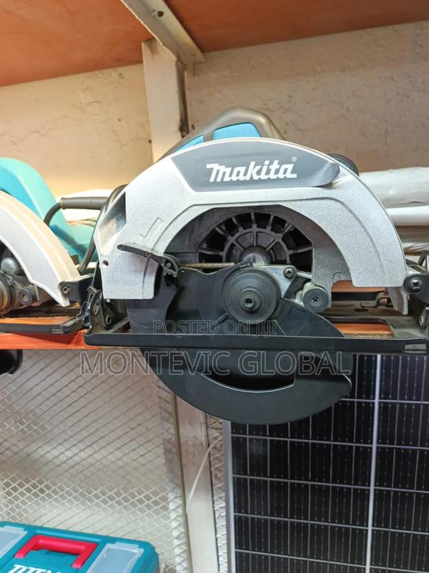 Makita Circular Saw/1600w Makita Circular Saw - main view