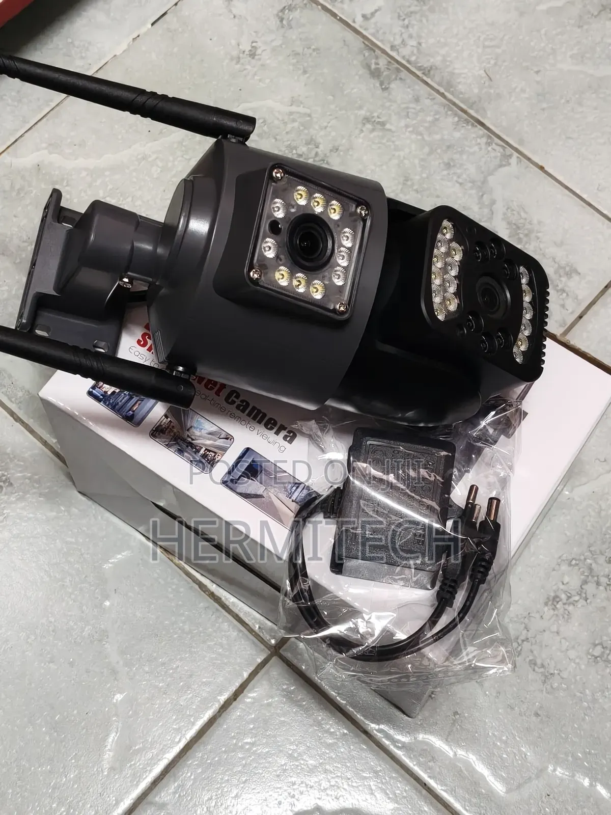 CCTV With Two Signal Antennae Motion Sensor Dual Lens 4g