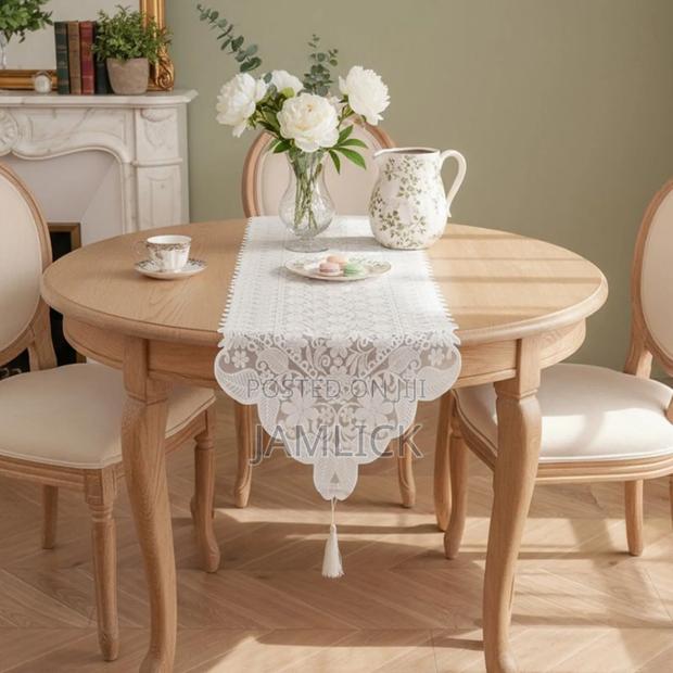 Retro French Lace Table Flag - Cr
