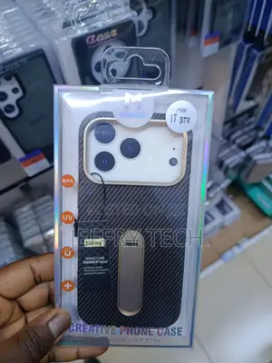 Sibling iPhone 17 Pro Carbon Fiber Case With Invisible Stand