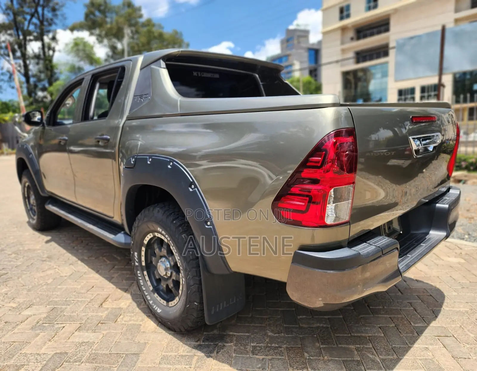 Toyota Hilux 2020 Brown