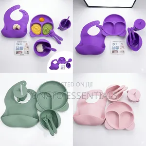 Silicone Baby Feeding Set With Suction Plate Bib