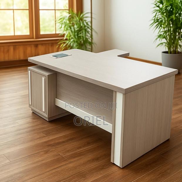 Office Desk : Office 1.6metres Executive L-Shaped Desk