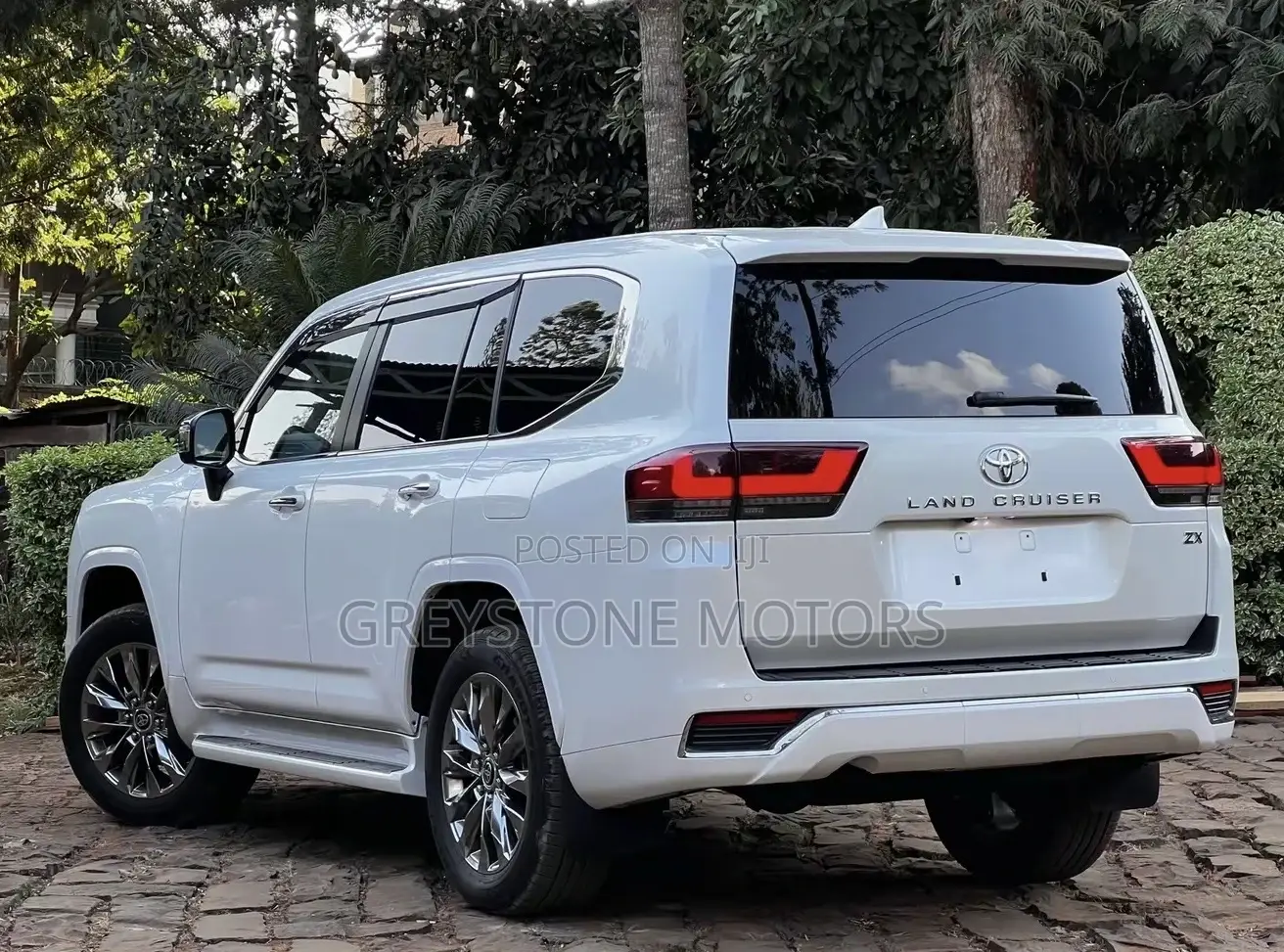 Toyota Land Cruiser 3.3 Diesel 4WD 2022 White