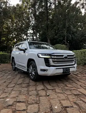Toyota Land Cruiser 3.3 Diesel 4WD 2022 White