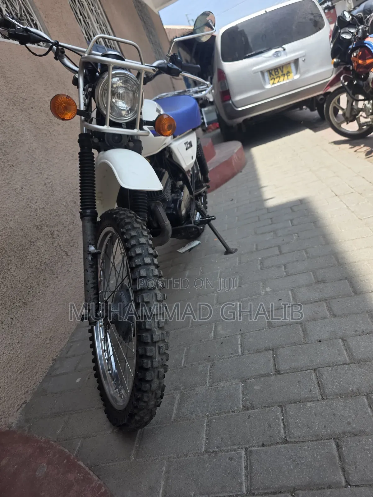 Suzuki 1982 White