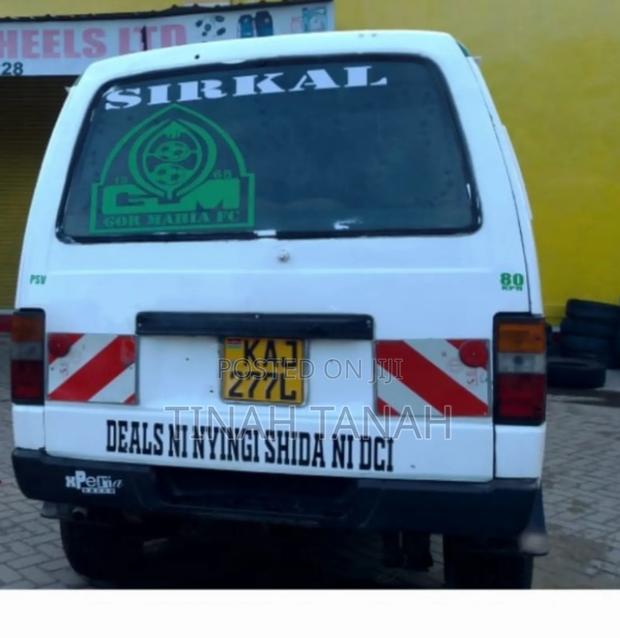 Nissan Caravan (Urvan) 1997 White - thumbnail 2