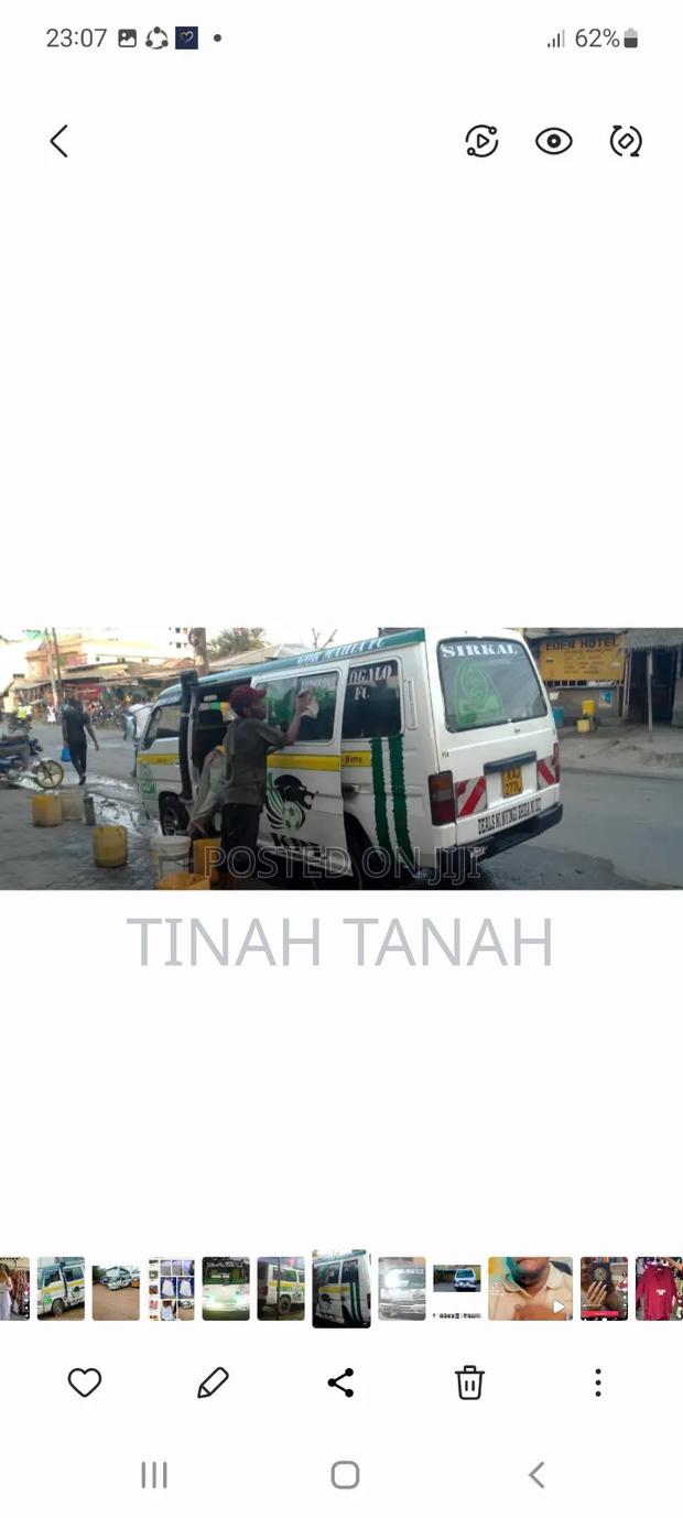 Nissan Caravan (Urvan) 1997 White - thumbnail 4