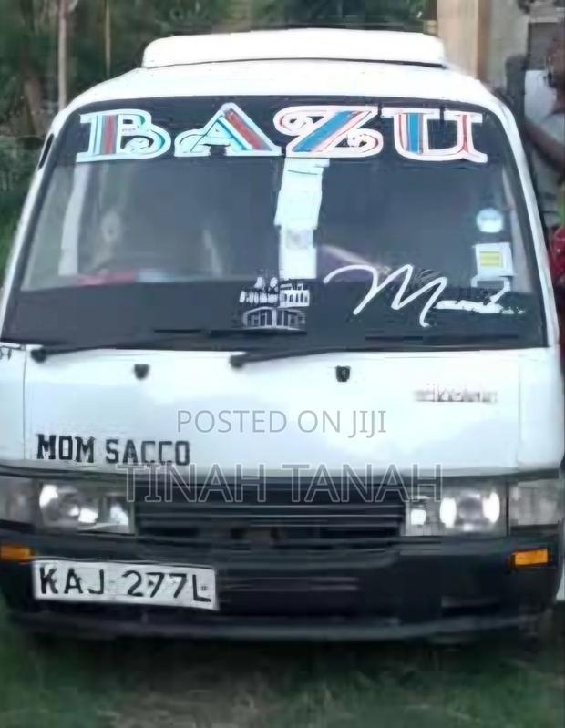 Nissan Caravan (Urvan) 1997 White - thumbnail 5