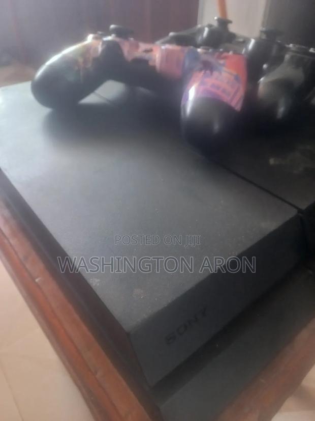 Play Station 4 - thumbnail 2