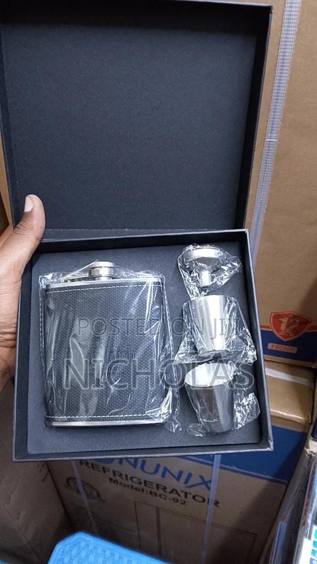 Premium Custom Hip Flask - thumbnail 3