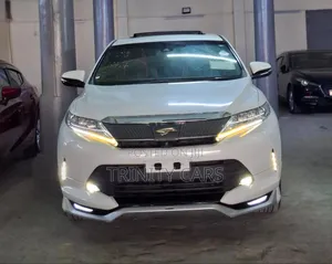 Toyota Harrier 2.0 4WD 2019 White