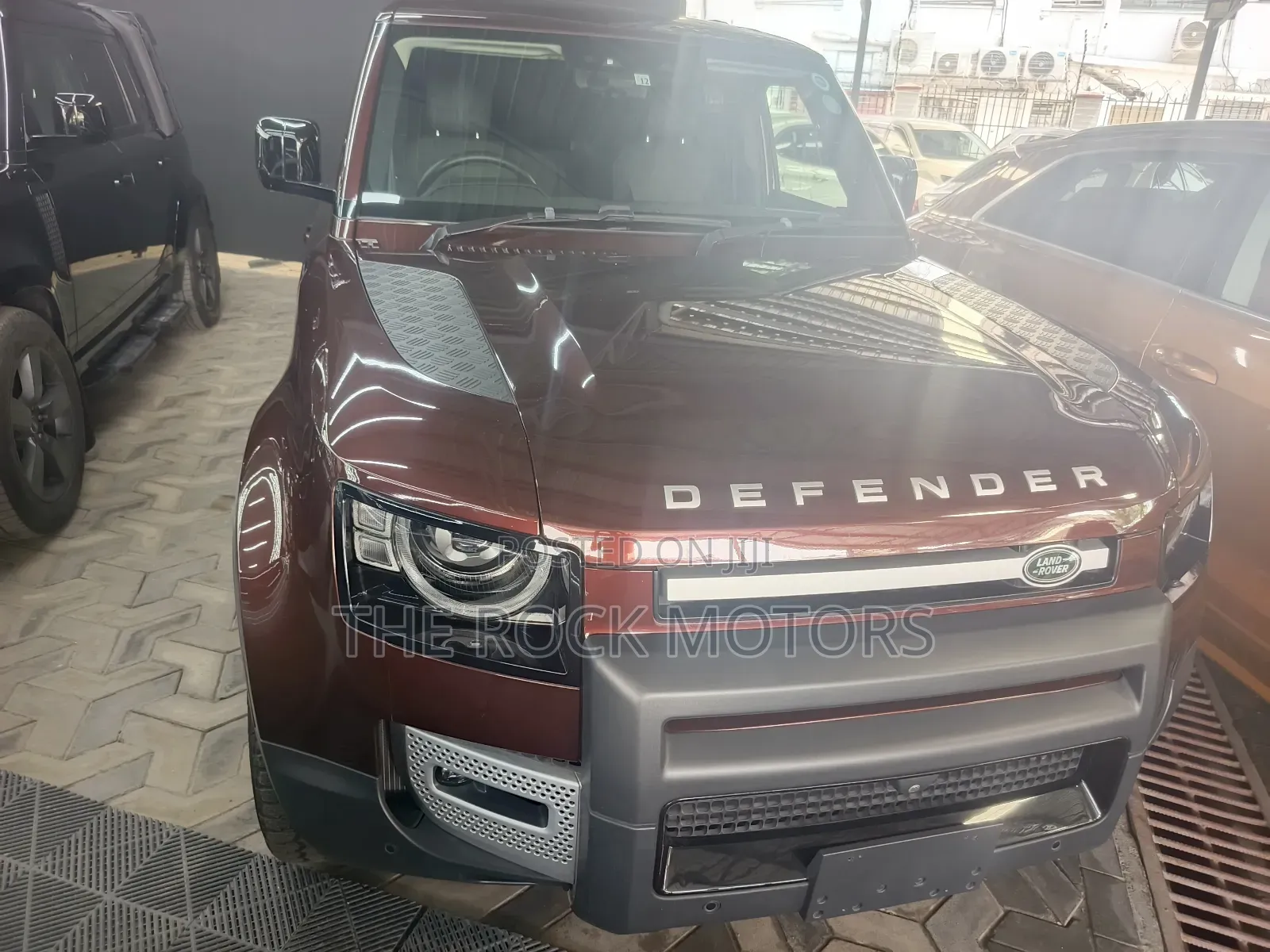 Land Rover Defender 2020 Maroon