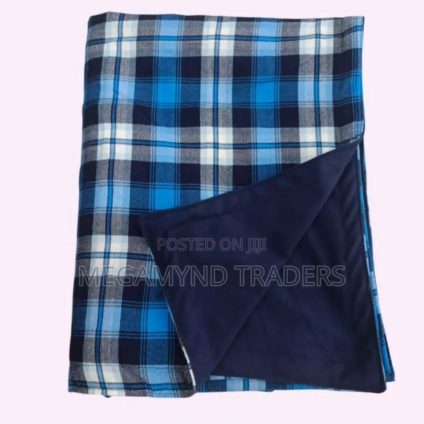 Maasai Fleece Blanket / 5*6 Fleece Blanket - thumbnail 9