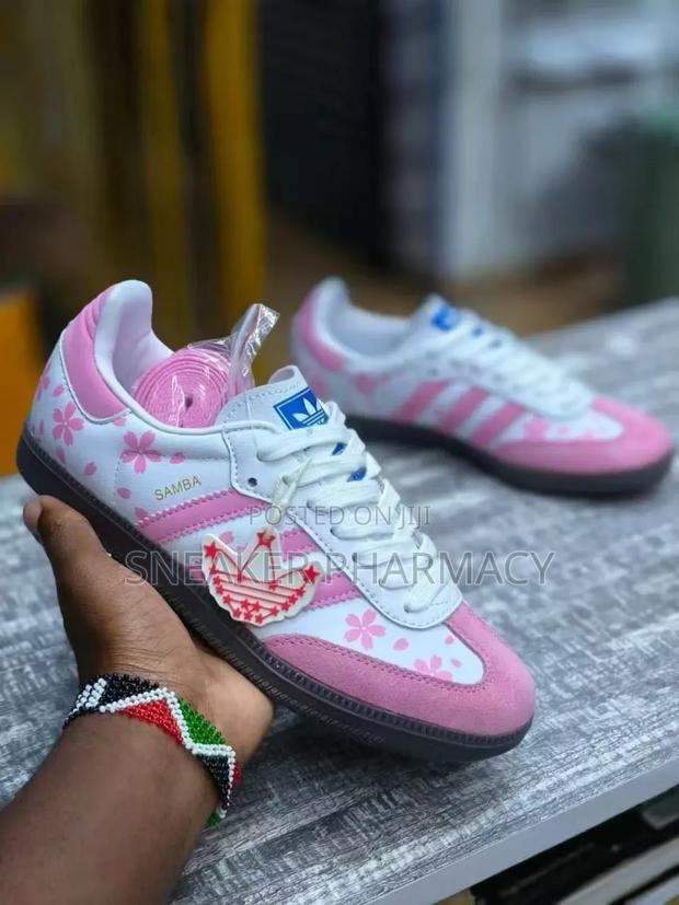 Best Sneakers - thumbnail 3