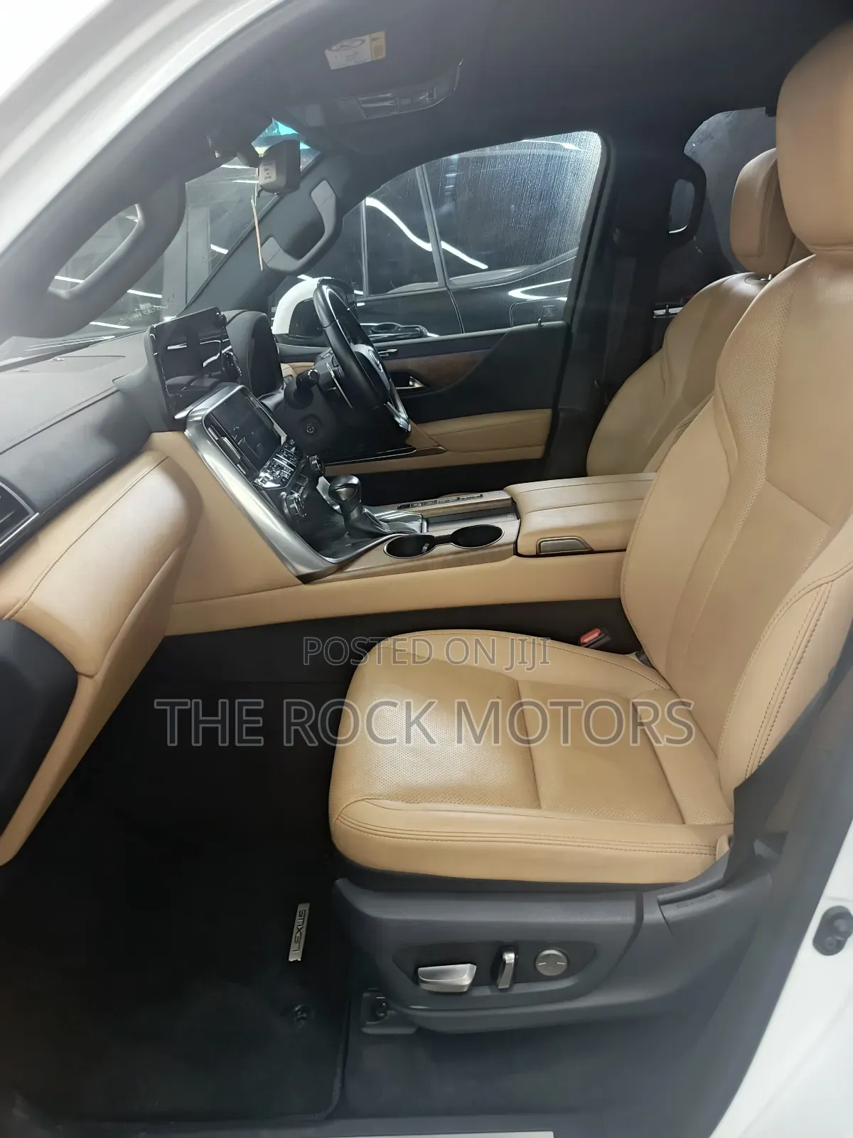 Lexus LX 2019 White
