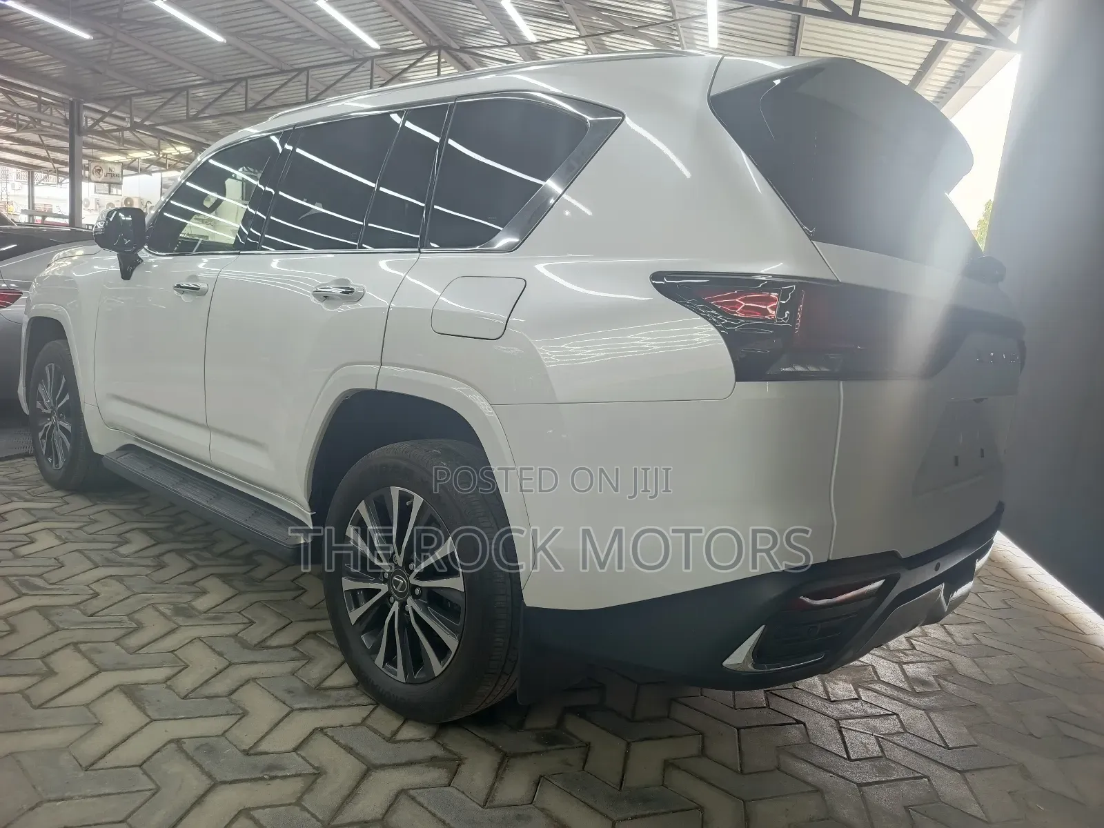 Lexus LX 2019 White
