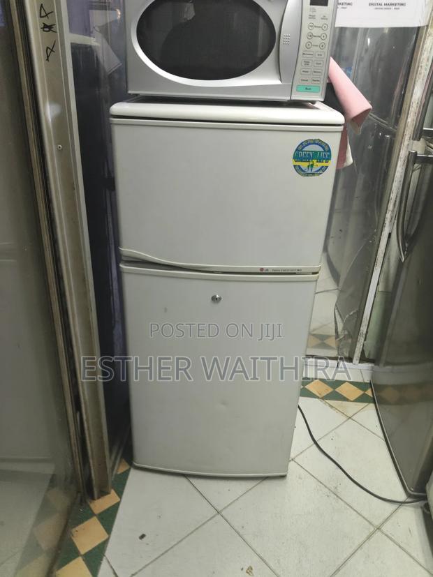 Medium Size Lg Fridge in Good Working Condition