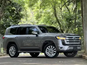 Toyota Land Cruiser 3.3 Diesel 4WD 2021 Gold