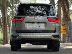 Toyota Land Cruiser 3.3 Diesel 4WD 2021 Gold