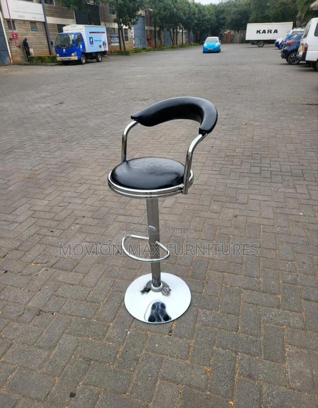 Comfy Adjustable Labstool