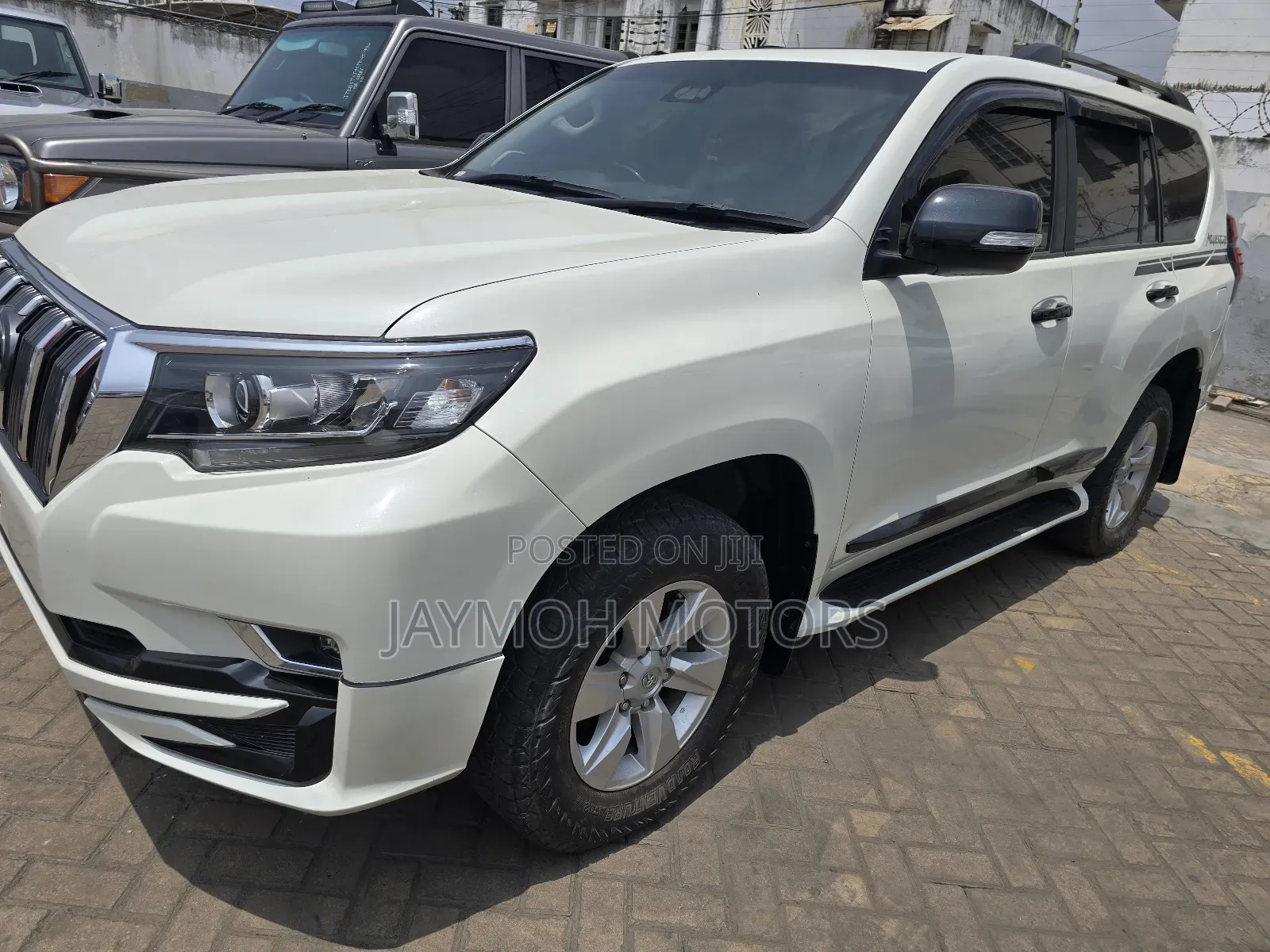 Toyota Land Cruiser Prado 2018 White