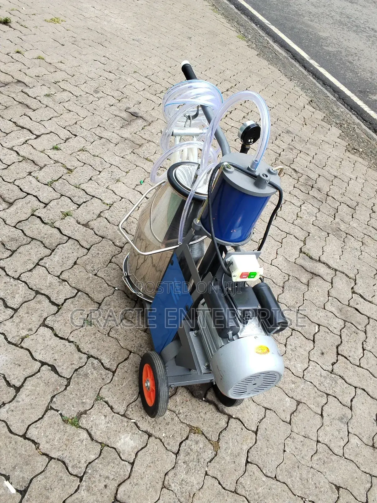 Milano Italia Milking Machine