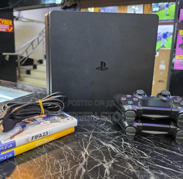 Play Station 4 Slim - main view