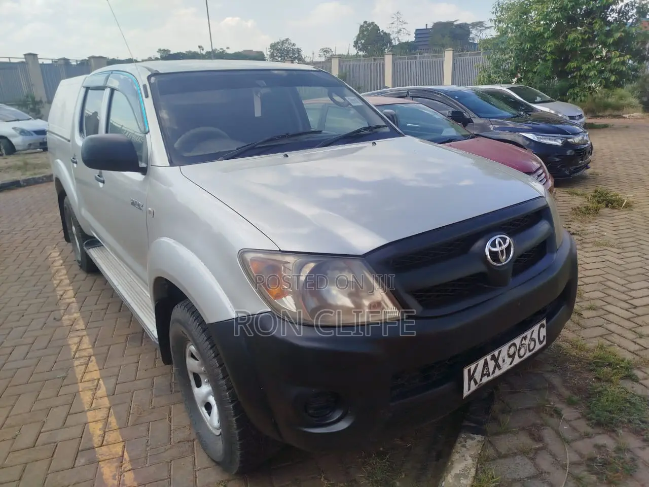 Toyota Hilux 2006 White