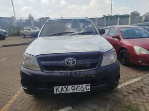 Toyota Hilux 2006 White