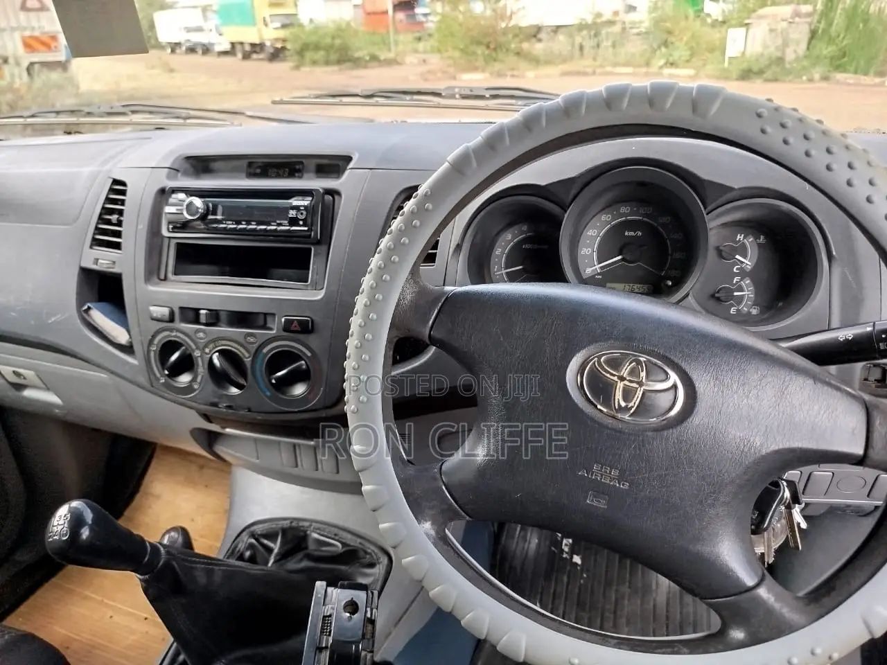 Toyota Hilux 2006 White