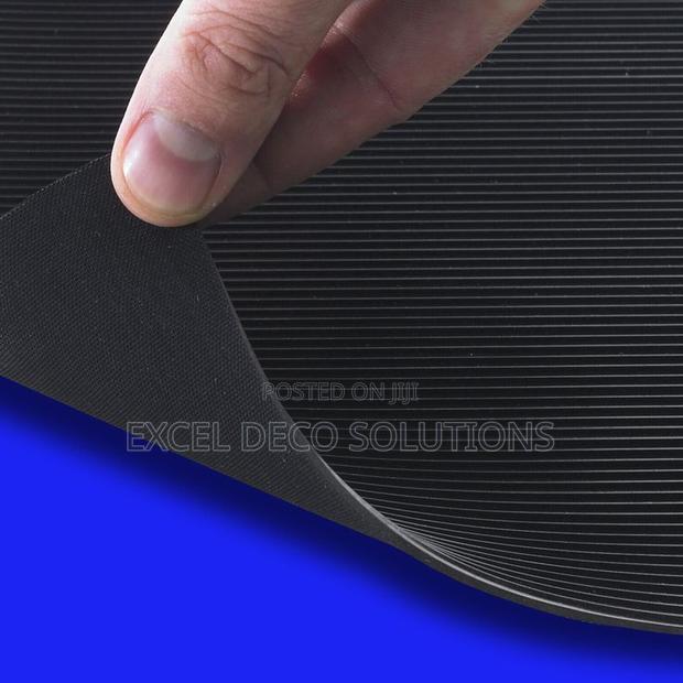Ribbed Rubber Floor Mat – Durable Non-Slip Flooring
