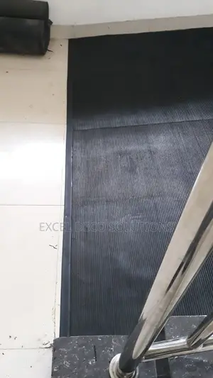 Heavy Duty Ribbed Mat – Perfect for Office Shop Floor