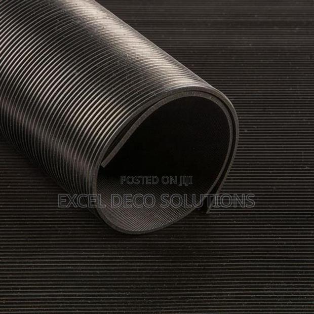 Ribbed Rubber Carpet – Strong Floor Protection