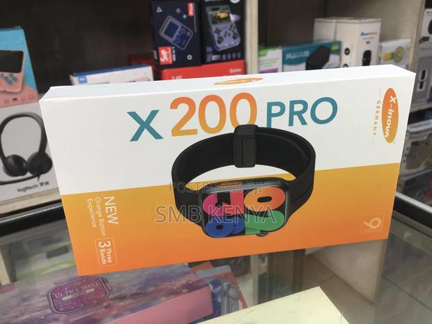 Wireless Smart Watch With Three Straps - main view