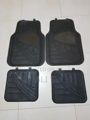 Car Accessory Set With Warning Triangles Floor Mats