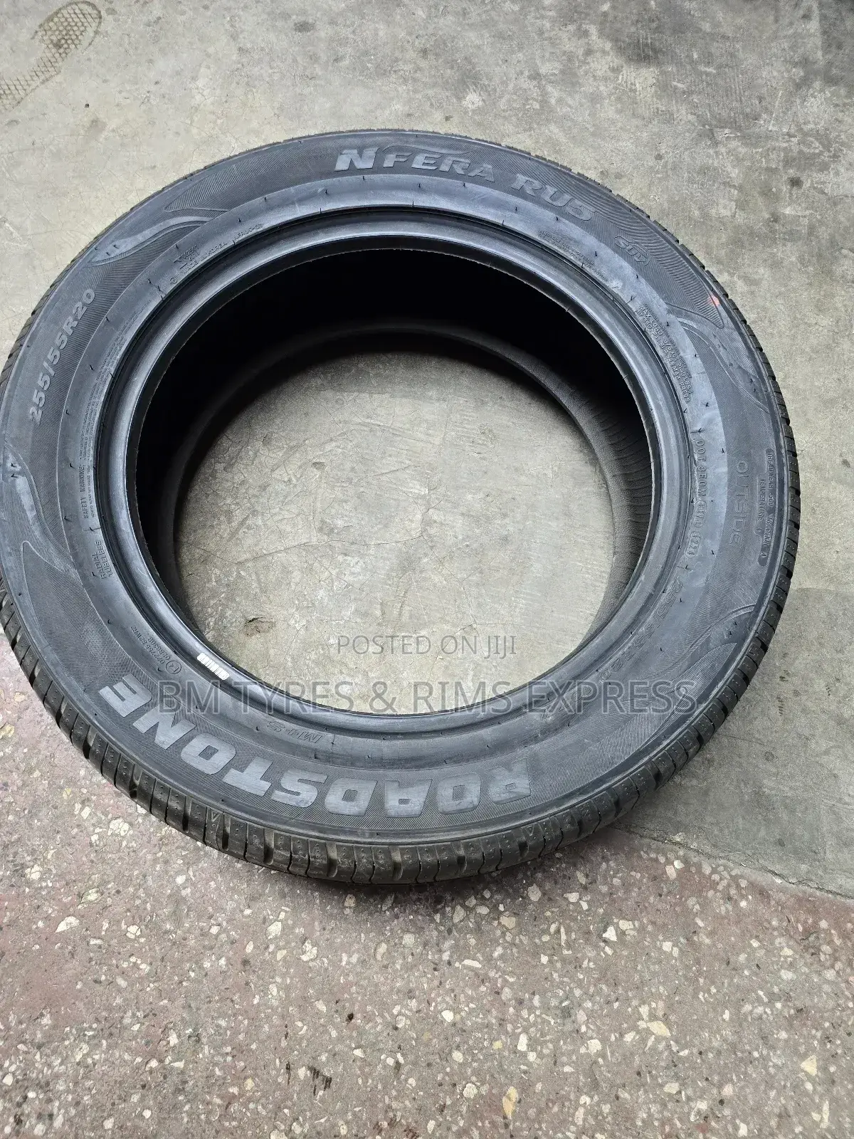 255 /55 R20 Roadstone Tyres