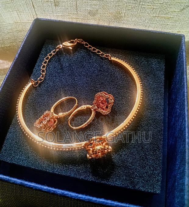 Swarovski Una Bangle + Una Drop Earring Set - thumbnail 6