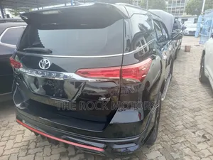 Toyota Fortuner 2018 Black
