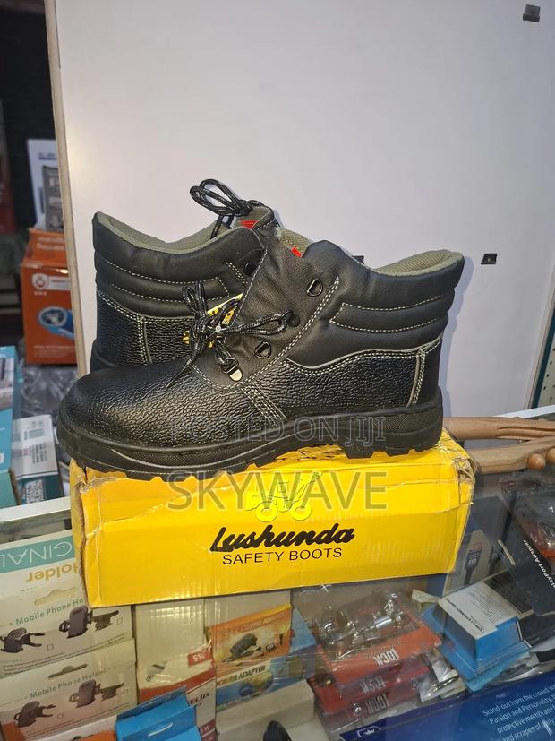Safety Boots Size 45 - main view
