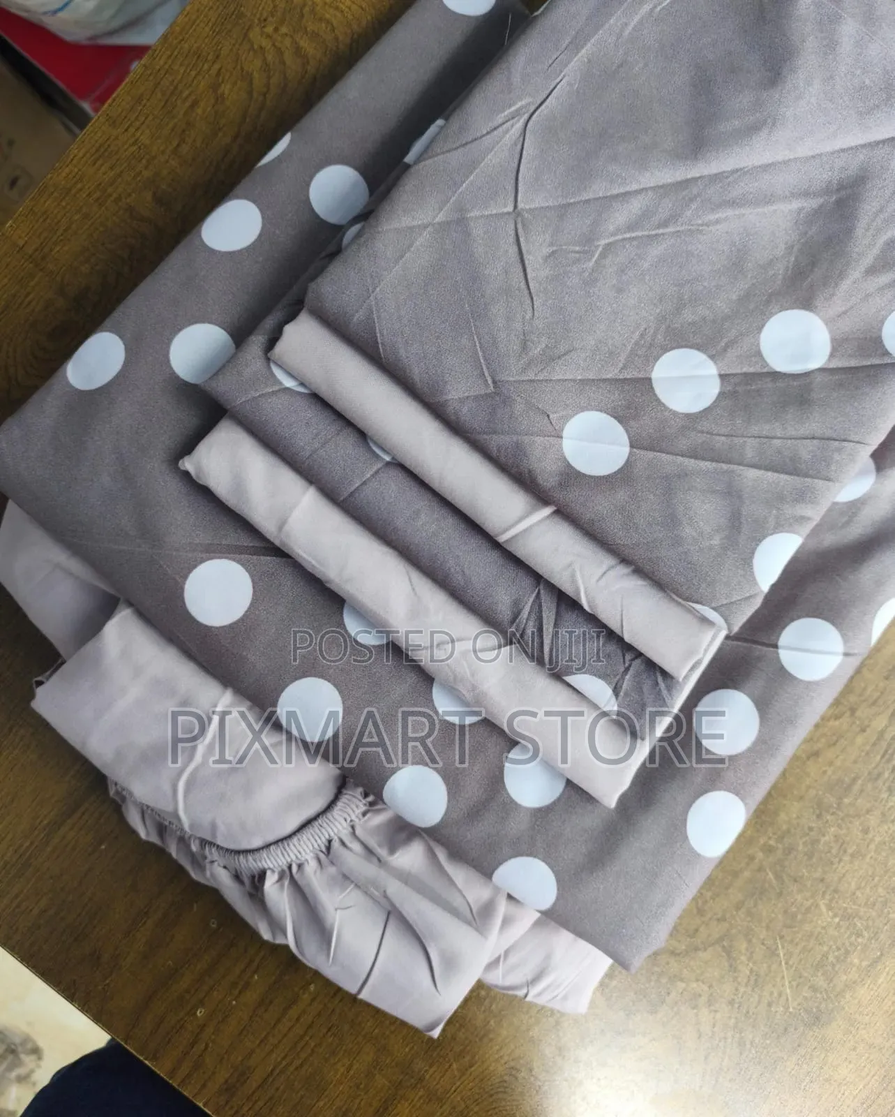 Bedsheets Set- Two Bedsheets, 2 Pillow Cases