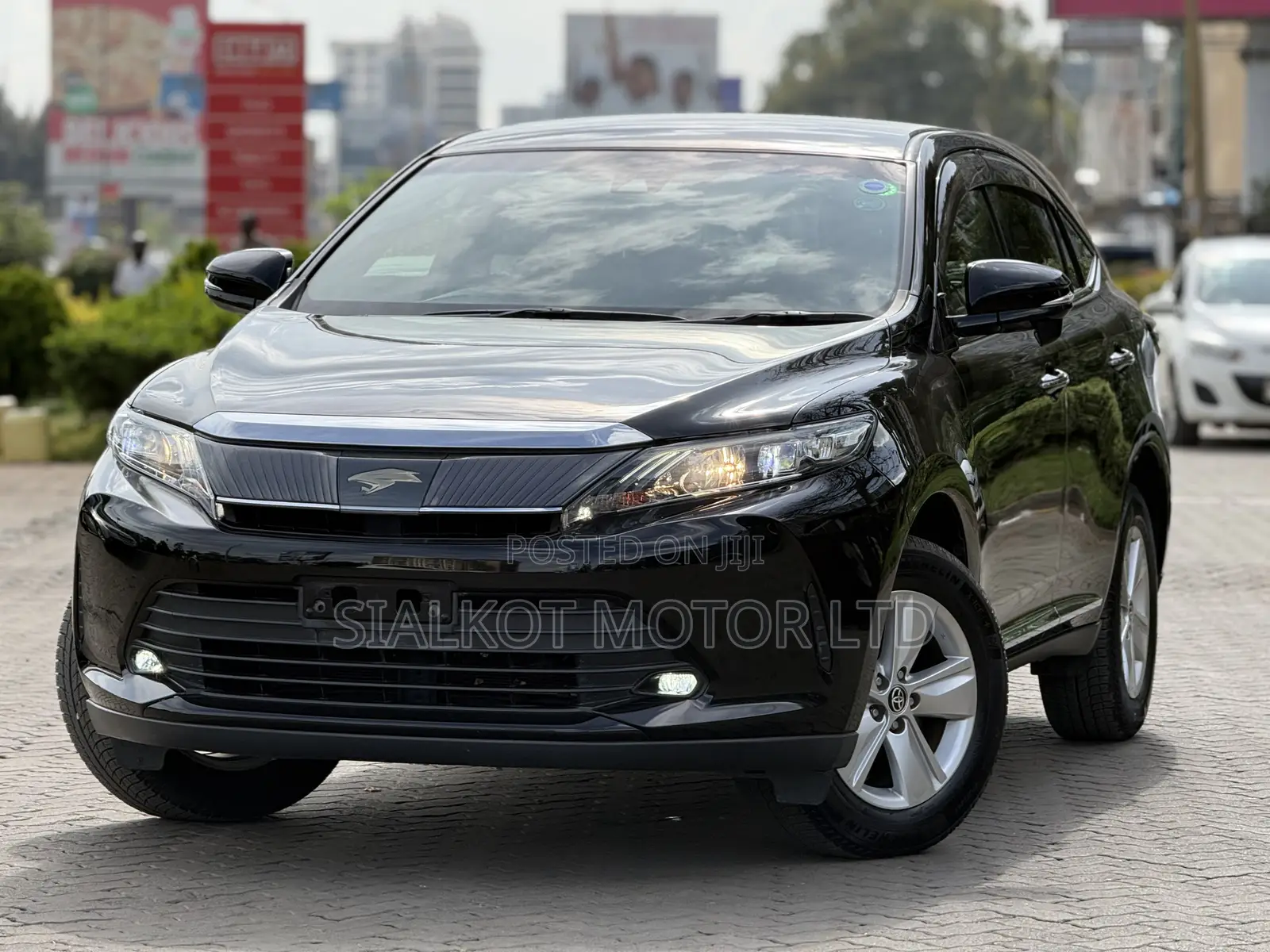 Toyota Harrier 2.0 2019 Black