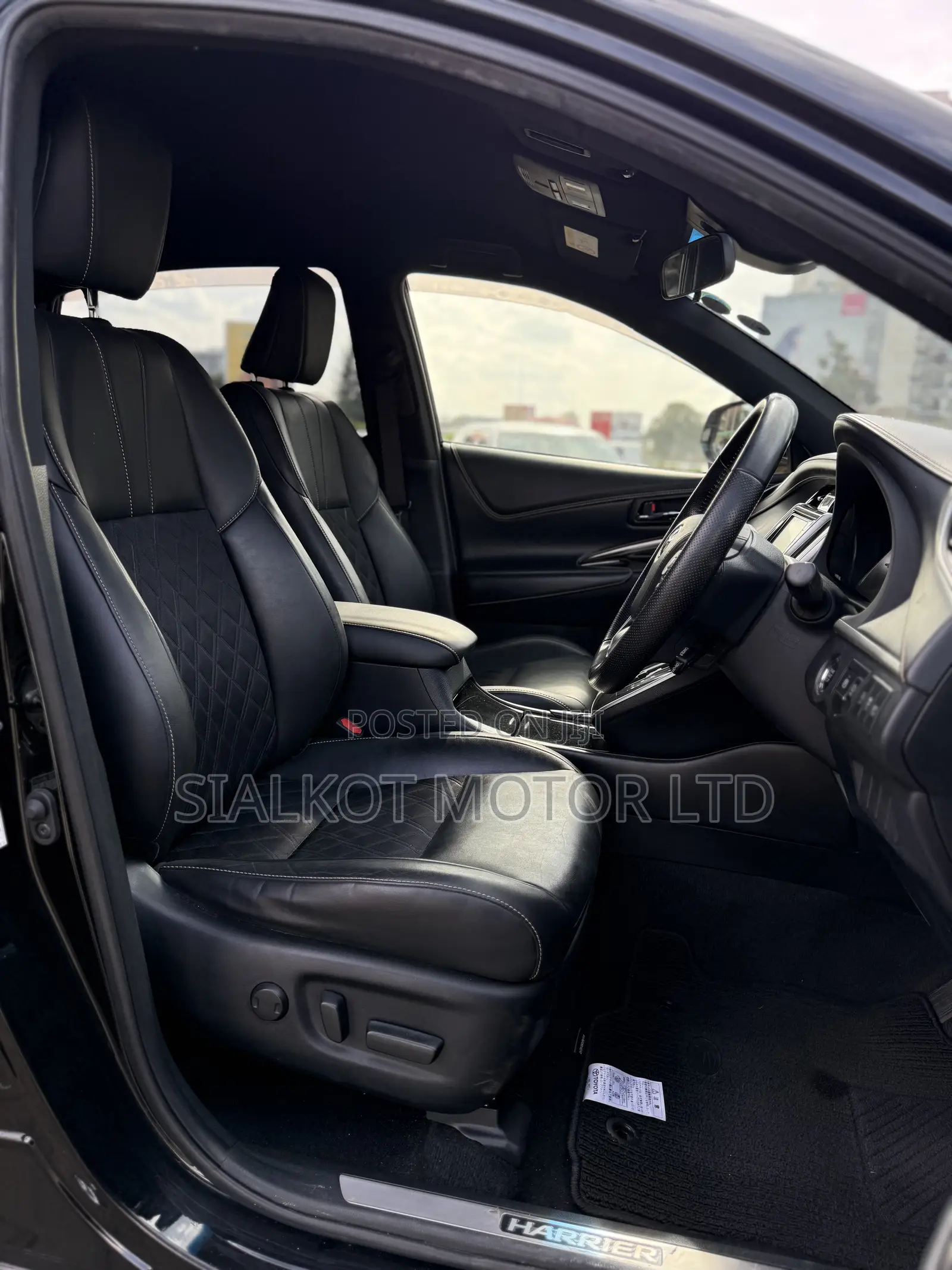 Toyota Harrier 2.0 2019 Black