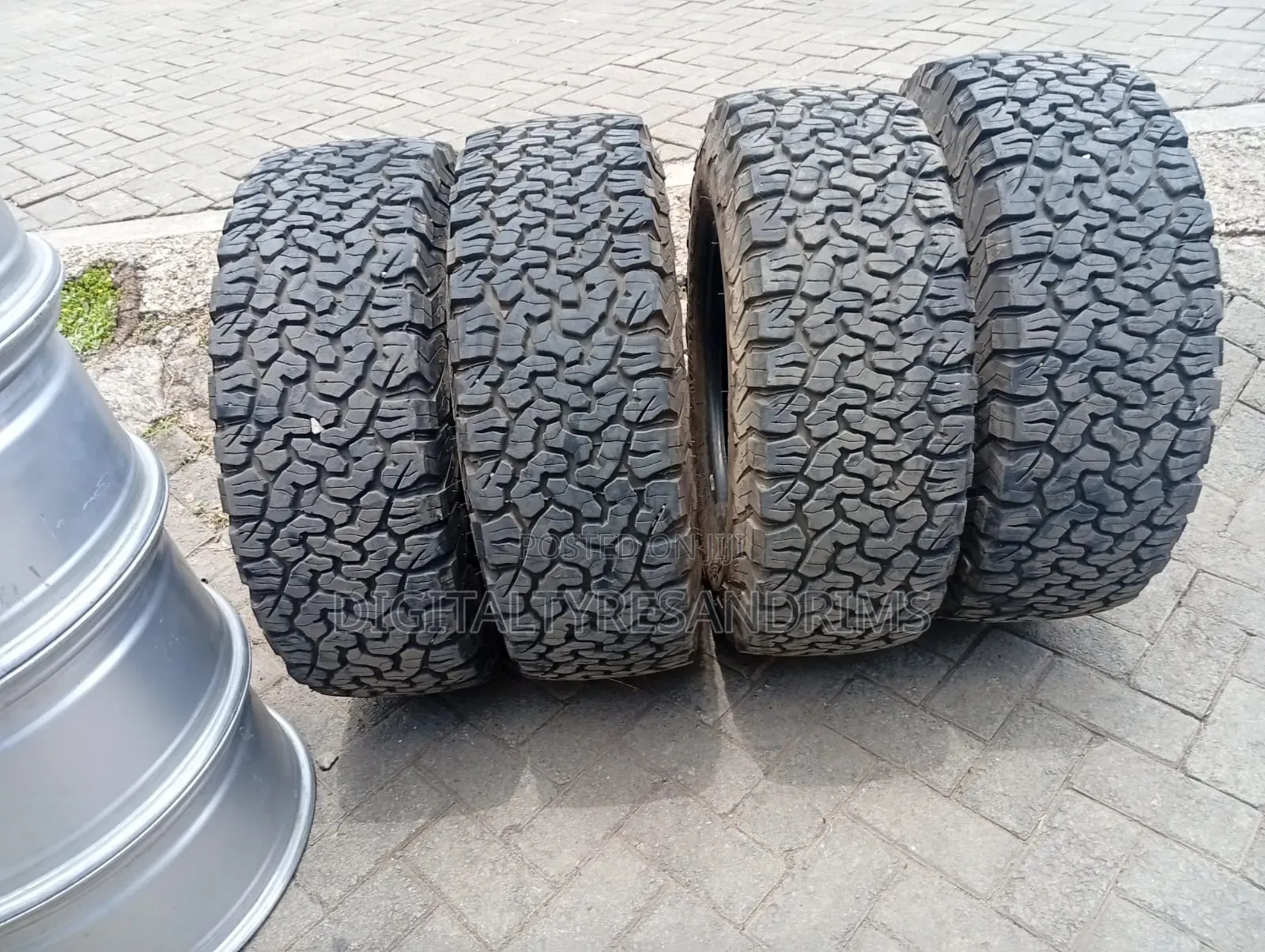 265/70r16 Bf Goodrich Tyres Slightly Used