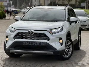 Toyota RAV4 Limited AWD 2019 White