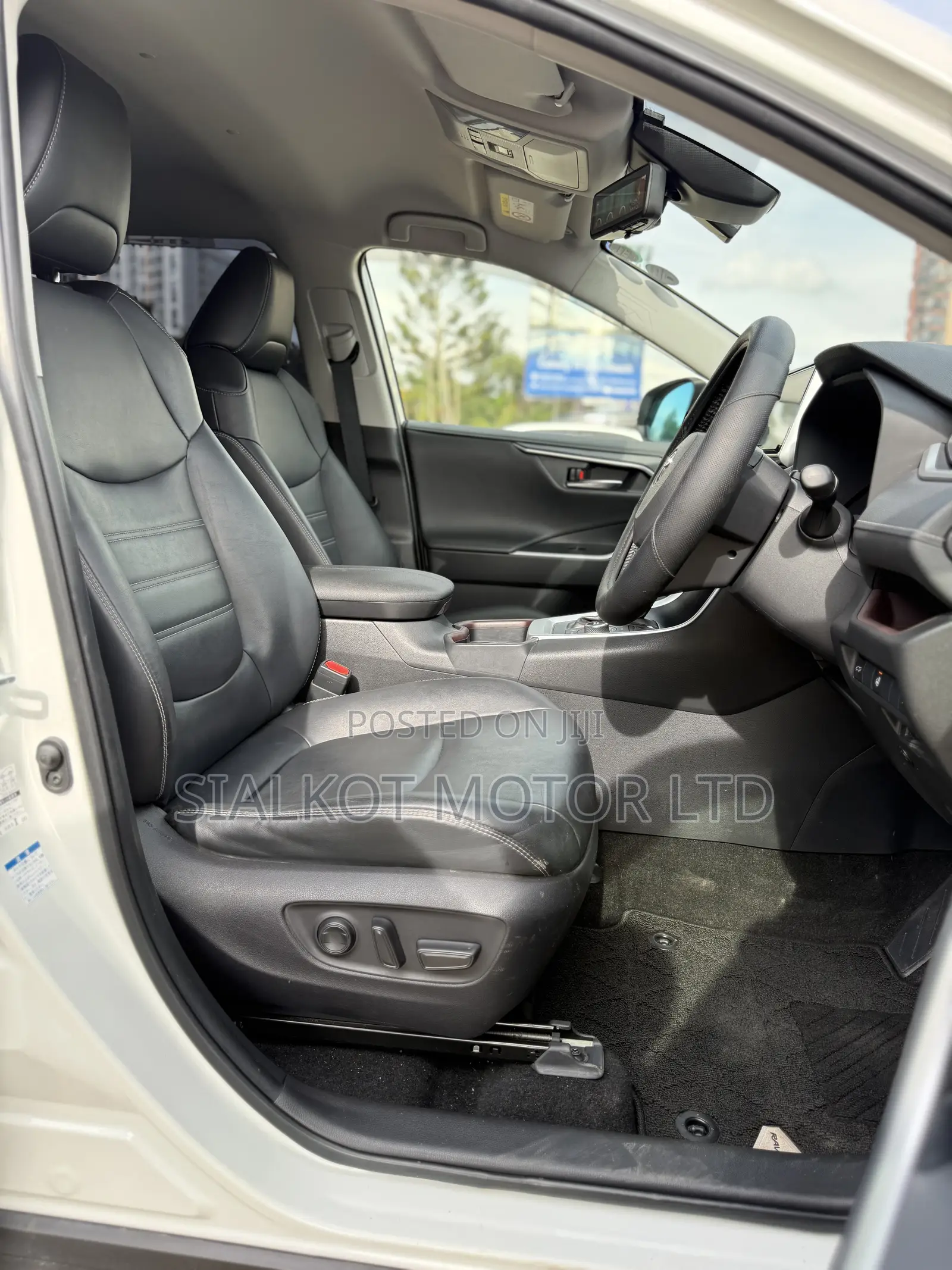 Toyota RAV4 Limited AWD 2019 White