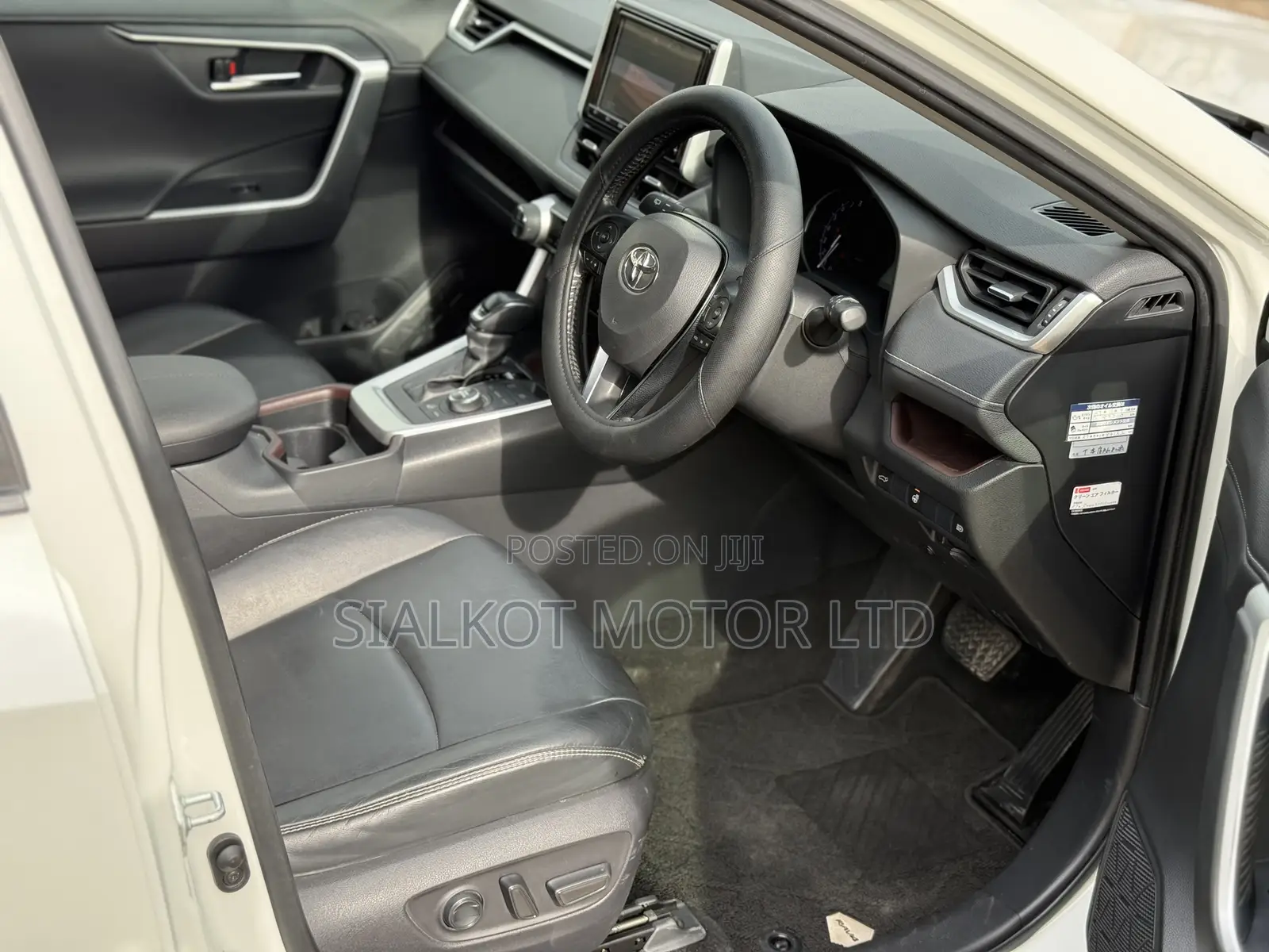 Toyota RAV4 Limited AWD 2019 White