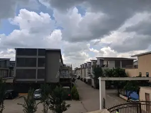 6bdrm Duplex in Firfield Estate, Hotel 67 Area for sale