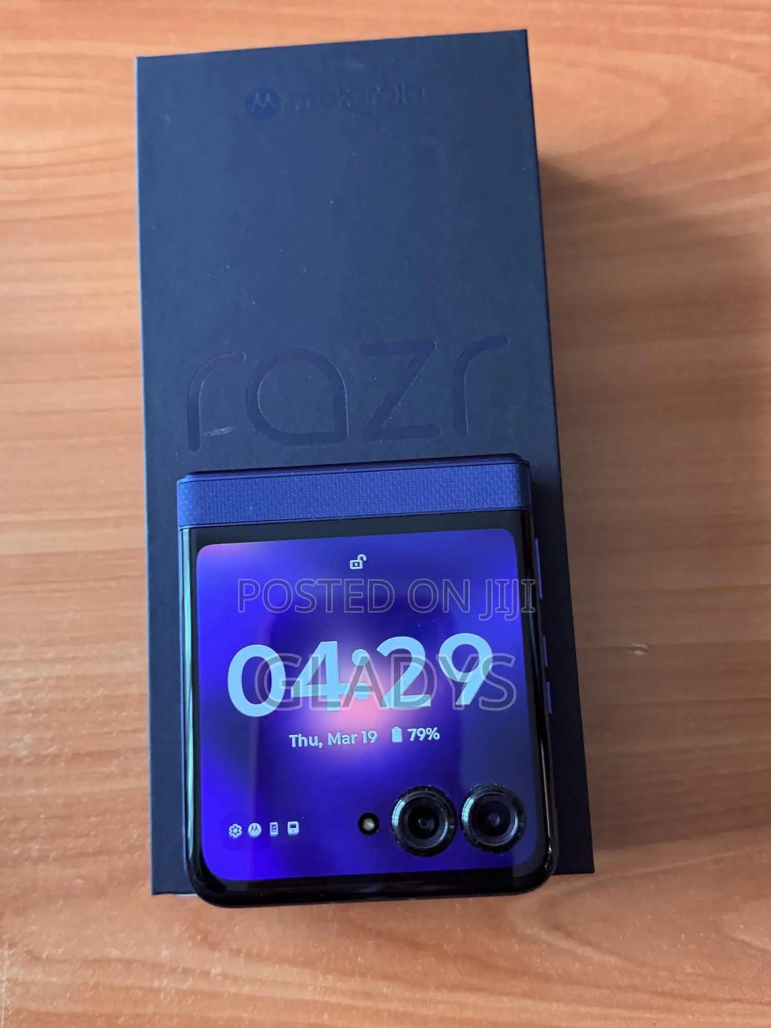 New Motorola Razr 5G 256 GB Blue