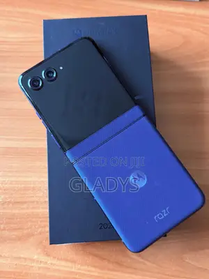 New Motorola Razr 5G 256 GB Blue
